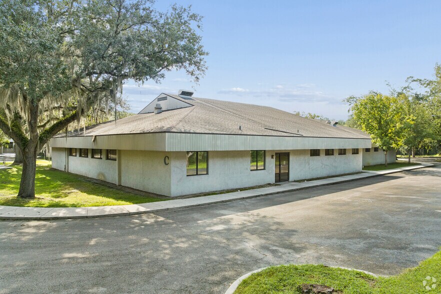 More Photos Of 730 NE Waldo Rd, Gainesville Office For Sale