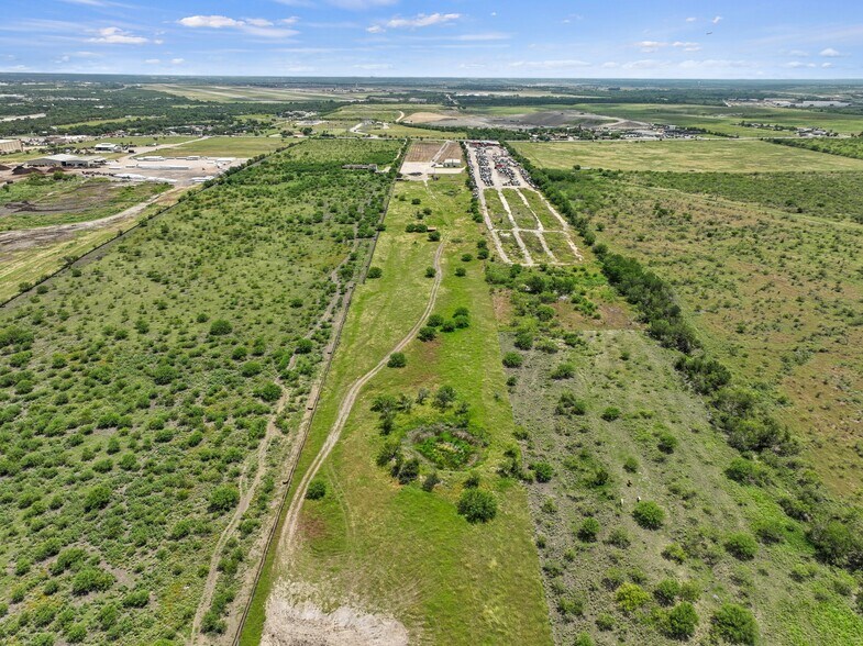 More Photos Of 9605 Fm 812, Austin Warehouse For Lease