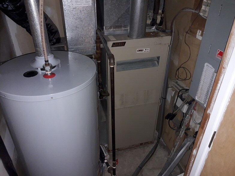 More Photos Of 6201 50th St, Leduc General Retail For Sale