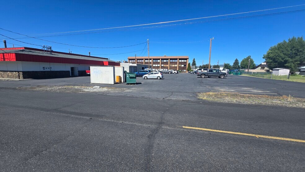 More Photos Of 4535-4545 S 6th St, Klamath Falls Restaurant For Sale
