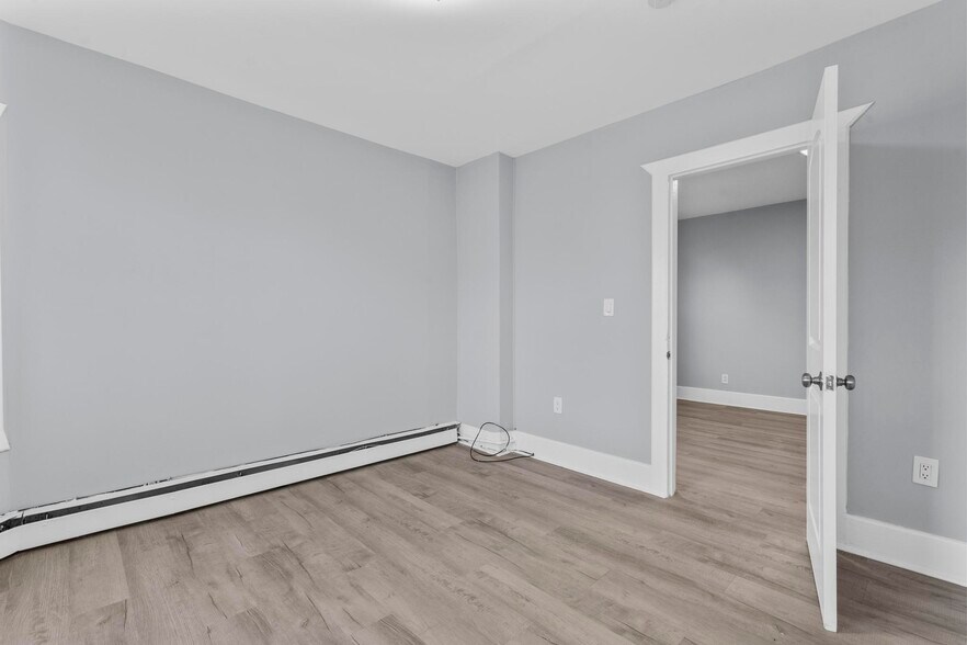 More Photos Of 746 Maple St, Bridgeport Apartments For Sale