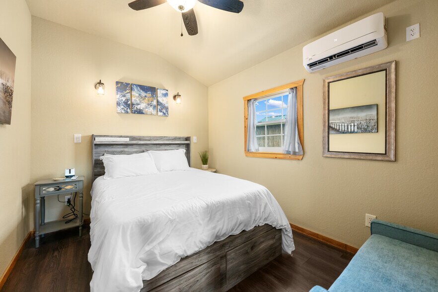 More Photos Of 212 Co 413 rd, Spicewood Hotel For Sale