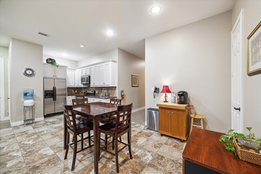 More Photos Of 435 Mason Park Blvd, Katy Loft Creative Space For Sale