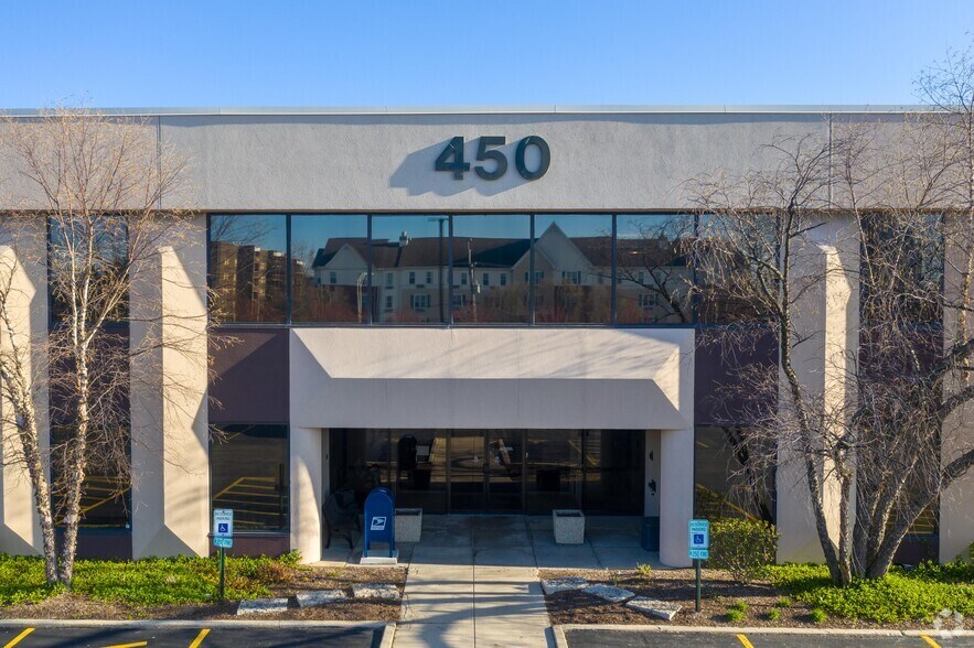 More Photos Of 450 E 22nd St, Lombard Office For Lease