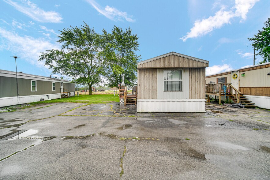 More Photos Of 10557 N State Route 50, Manteno Trailer Camper Park For Sale