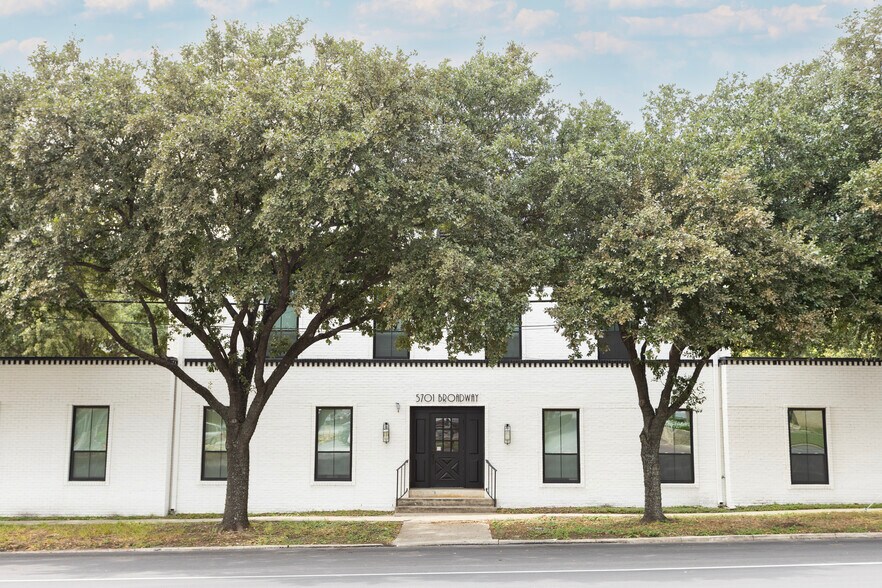 More Photos Of 5701 Broadway St, San Antonio Office For Lease