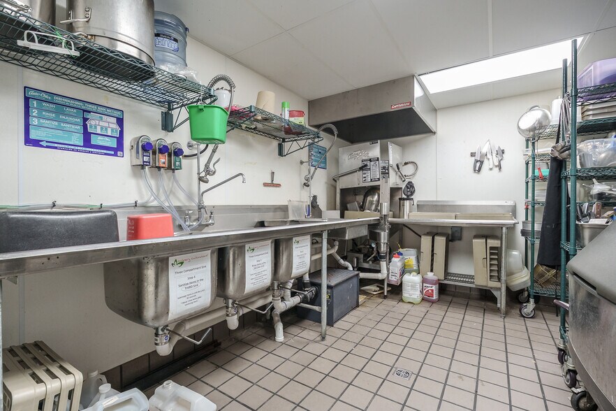 More Photos Of 113 N Farmer St, Otsego Bar For Sale