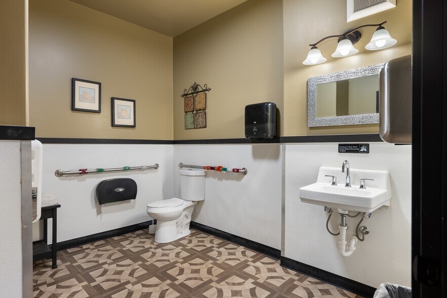 More Photos Of 52 4th St, Granby Restaurant For Sale