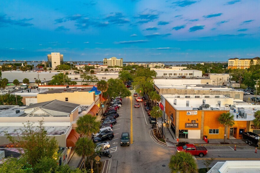 More Photos Of 820 E New Haven Ave, Melbourne Unknown For Lease