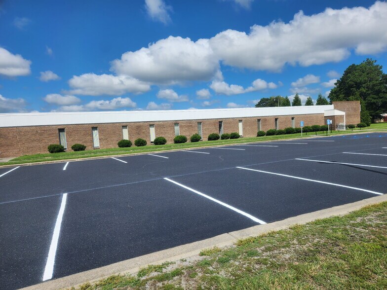 Primary Photo Of 404 St Andrews Dr, Greenville Office For Lease