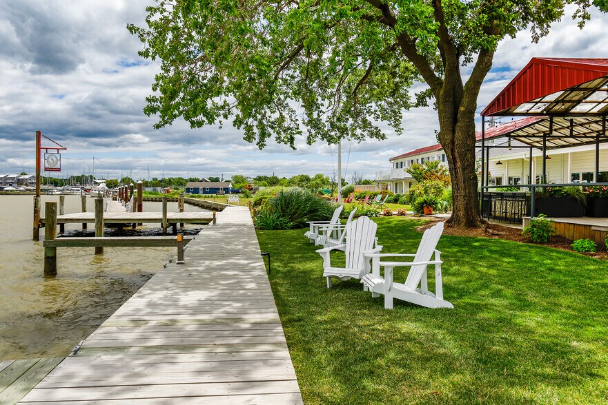 More Photos Of 21384 Coopertown Rd, Tilghman Hotel For Sale