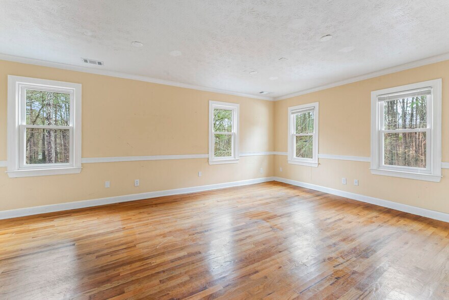 More Photos Of 4953 Presidents Way, Tucker Loft Creative Space For Sale