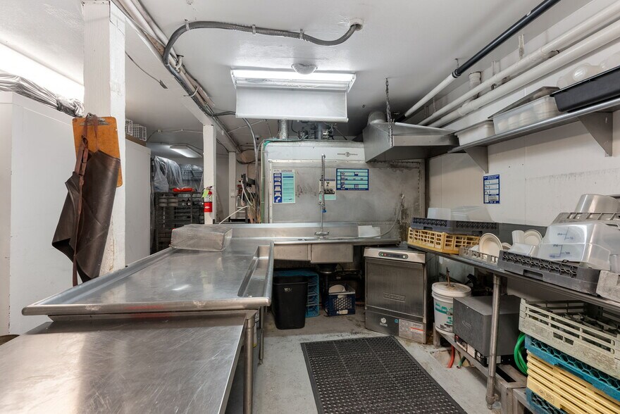 More Photos Of 205 Court St, The Dalles Restaurant For Sale