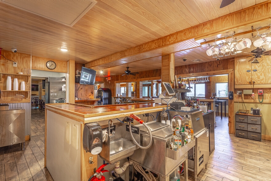 More Photos Of 28 W Bayshore Dr, Saint George Island Restaurant For Sale