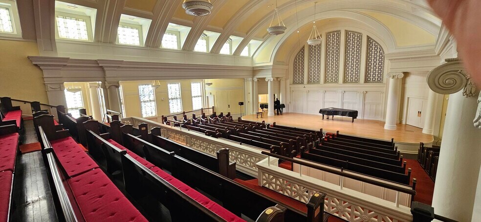 Primary Photo Of 1490 Chicago Ave, Evanston Religious Facility For Lease