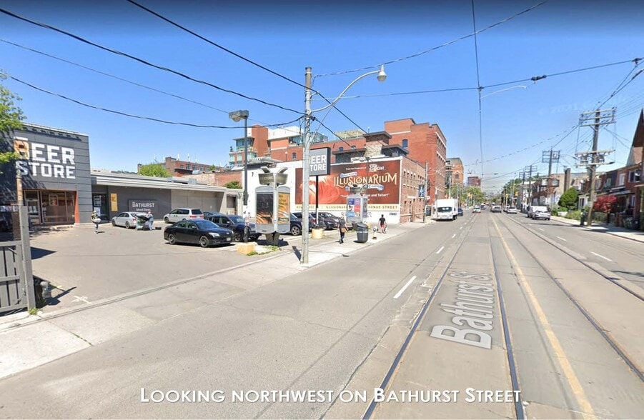 More Photos Of 452 Bathurst St, Toronto Freestanding For Sale