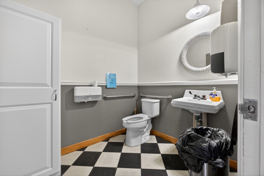 More Photos Of 2693 Community Dr, Bath Restaurant For Sale
