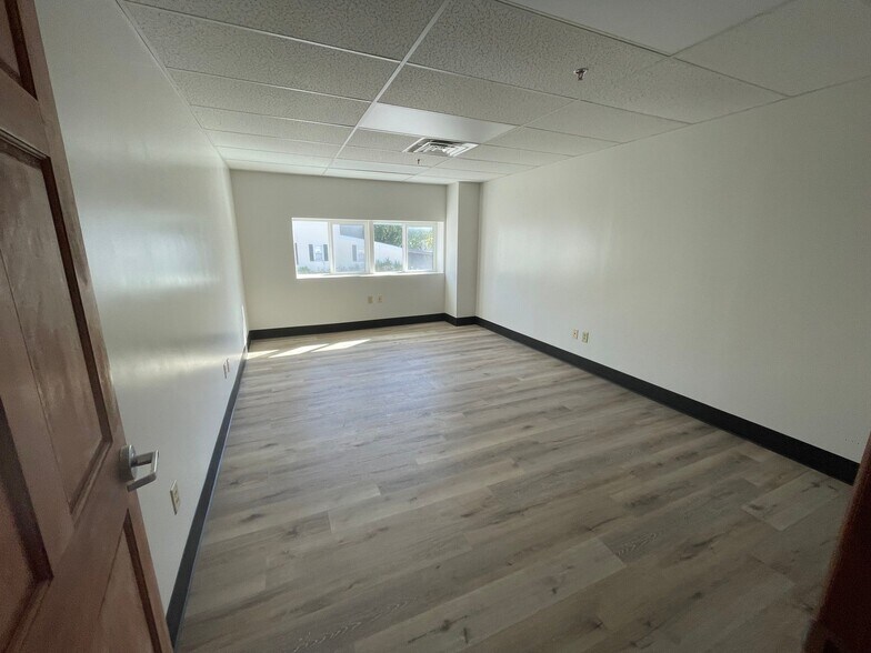 More Photos Of 513-539 E Hiawatha Blvd, Syracuse Warehouse For Sale