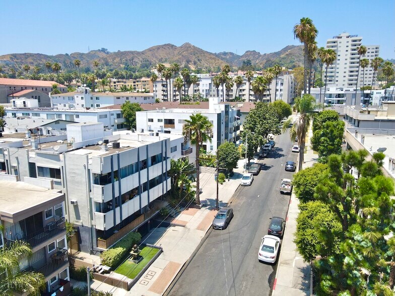More Photos Of 1627 N Poinsettia Pl, Los Angeles Apartments For Sale