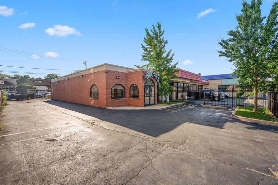 More Photos Of 6021 S Kedzie Ave, Chicago Medical For Sale