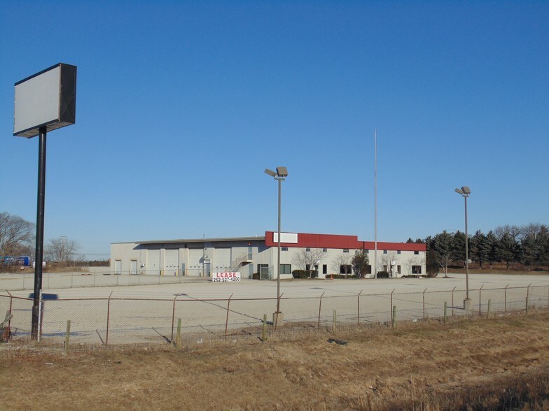 More Photos Of 3845 S 27th St, Franksville Service For Lease
