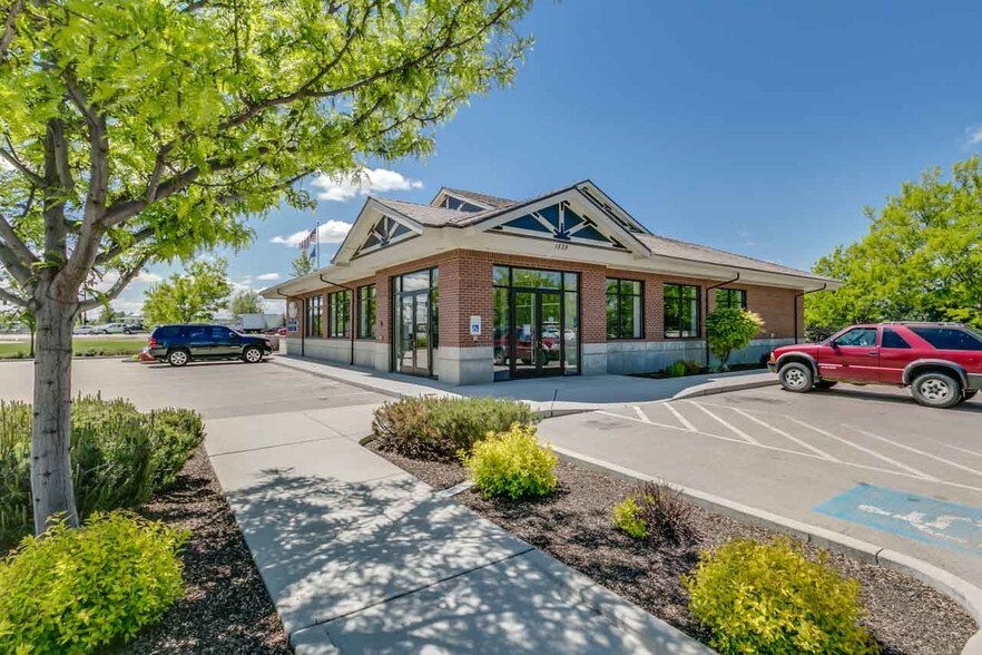 More Photos Of 1539 E Iron Eagle Dr, Eagle Bank For Lease