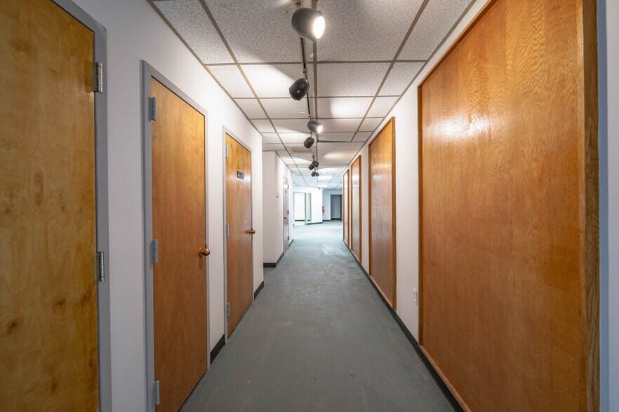 More Photos Of 8023 Malcolm Rd, Clinton Medical For Lease