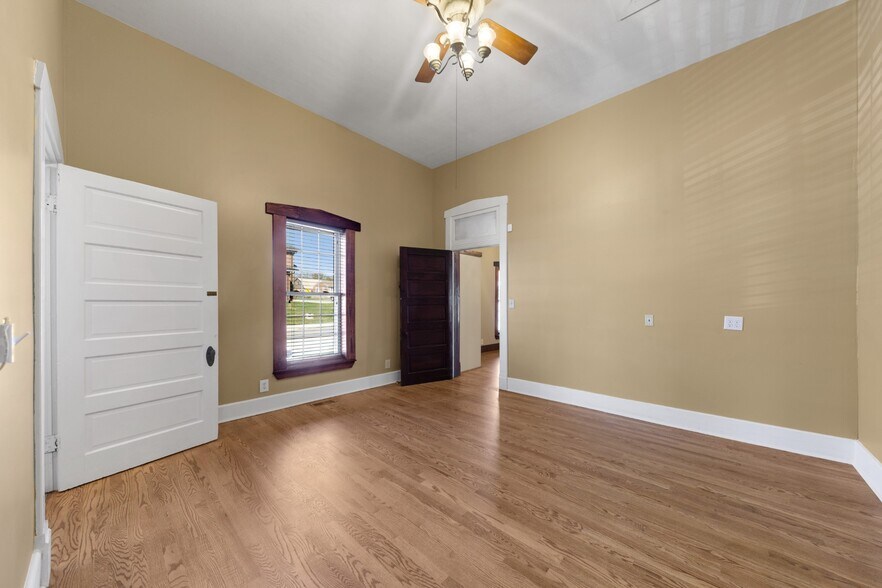 More Photos Of 308 N Main St, Ashland City Office For Sale