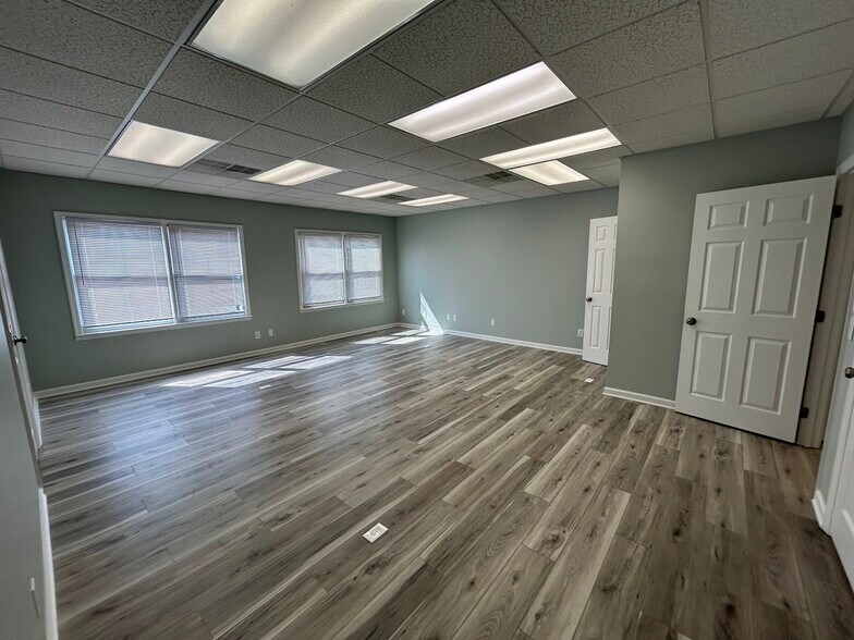 More Photos Of 1580 Sparkman Dr, Huntsville Office For Sale