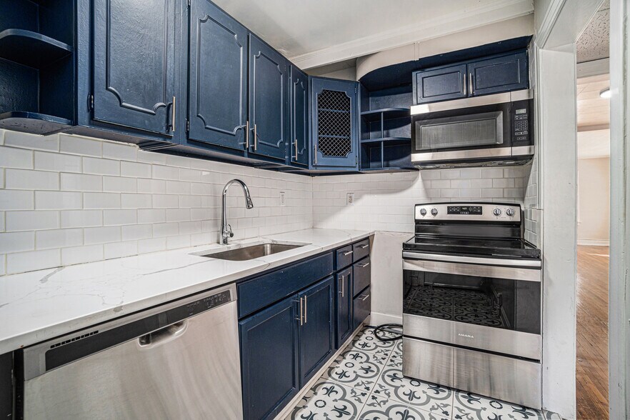 More Photos Of 712-714 W 38th St, Kansas City Apartments For Sale