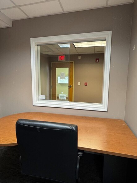 More Photos Of 222-224 Main St, Salem Office For Lease