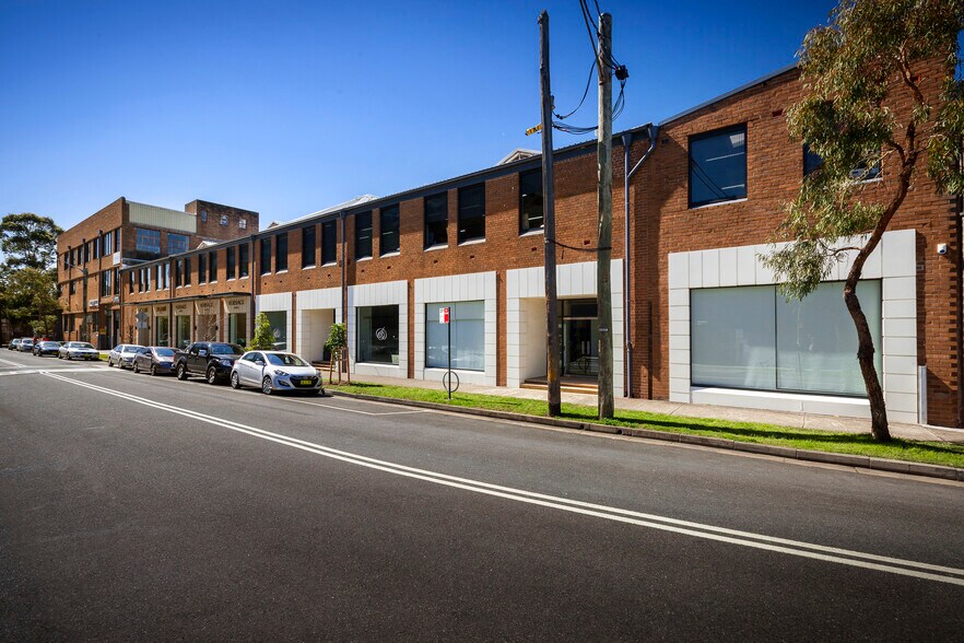 Primary Photo Of 723-725 Elizabeth St, Waterloo Flex For Lease