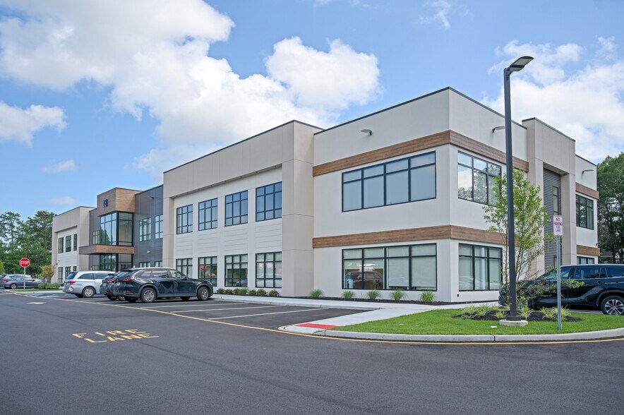 More Photos Of 18 Cox Cro Rd, Toms River Loft Creative Space For Lease