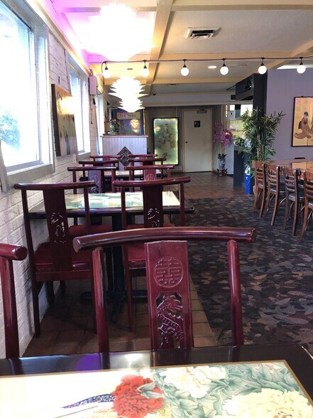 More Photos Of 702 S Dixie Hwy, Muldraugh Restaurant For Sale