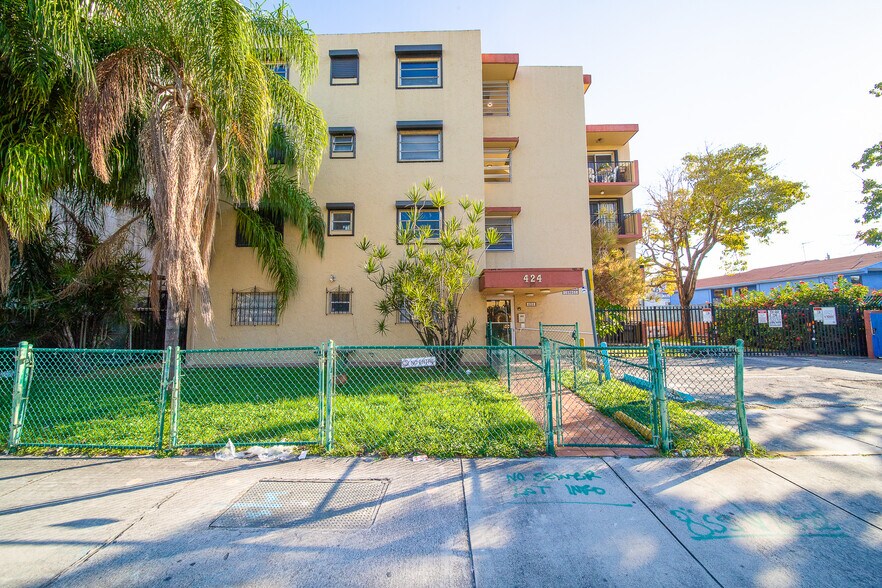 More Photos Of 424 SW 7th St, Miami Apartments For Sale