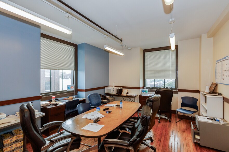 More Photos Of 906 S Homan Ave, Chicago Loft Creative Space For Lease