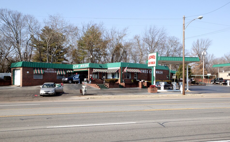 Primary Photo Of 1103 Memorial Blvd, Murfreesboro Freestanding For Sale