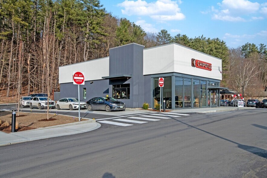 More Photos Of 384 Washington St, Claremont General Retail For Sale