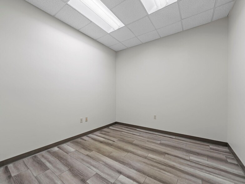 More Photos Of 731-745 Shotgun Rd, Sunrise Light Manufacturing For Sale