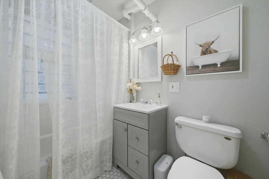 More Photos Of 3605-3607 W Palmer St, Chicago Apartments For Sale