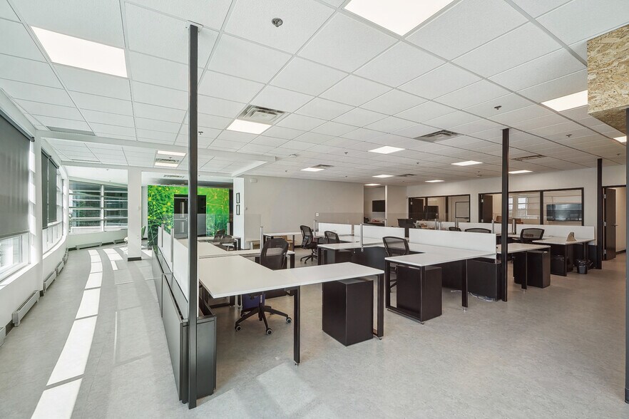 More Photos Of 9955 Rue De Châteauneuf, Brossard Office For Lease