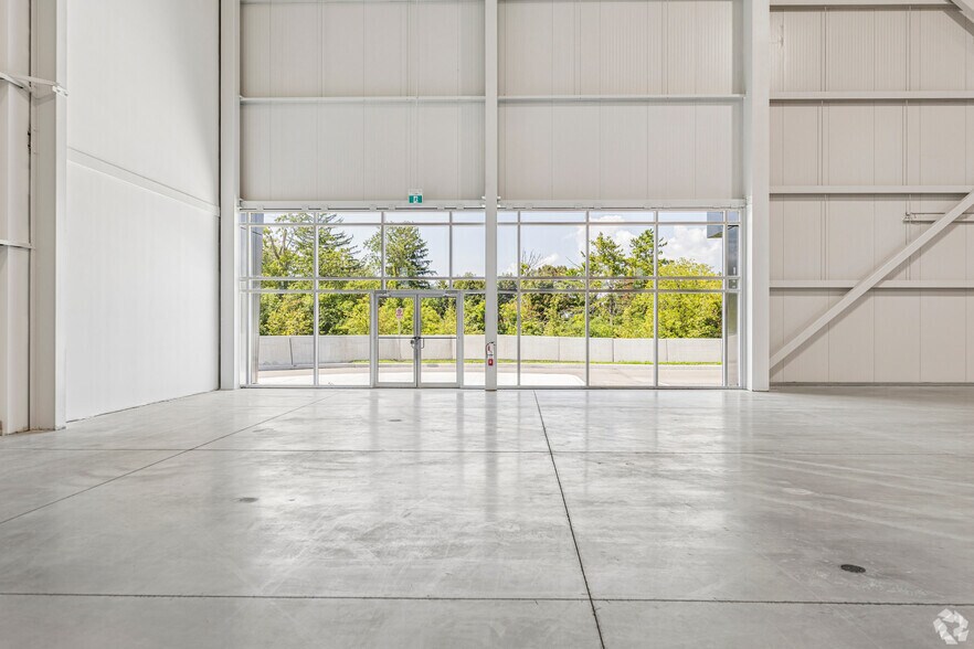 More Photos Of 1575 Clements Rd, Pickering Manufacturing For Lease
