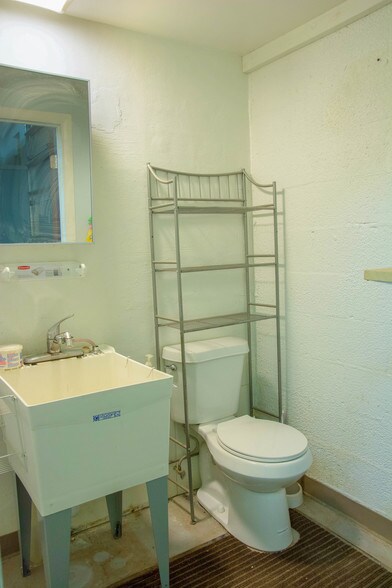 More Photos Of 1107 1st Ave S, Lake Worth Warehouse For Lease