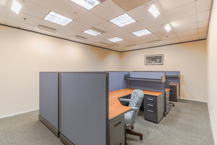 More Photos Of 100 Glenborough Dr, Houston Office For Lease