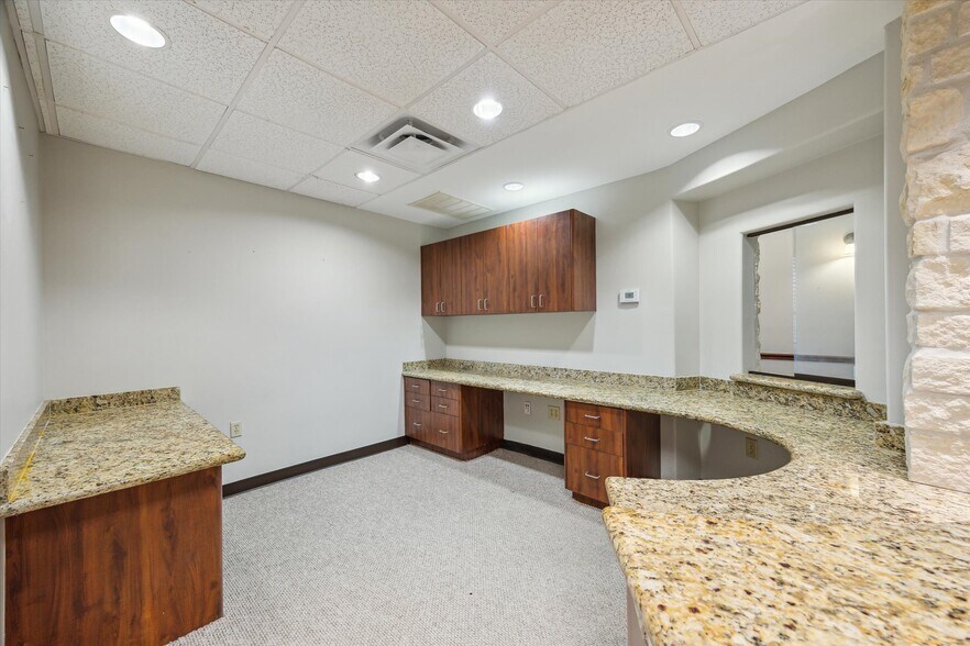 More Photos Of 1501 N Amburn Rd, Texas City Medical For Sale