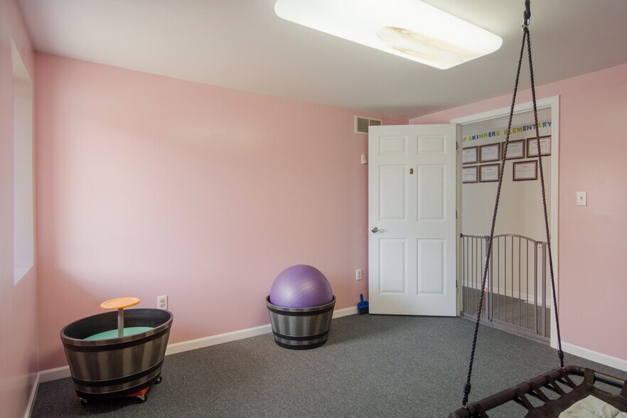 More Photos Of 1070 W Houghton Lake Dr, Prudenville Medical For Sale