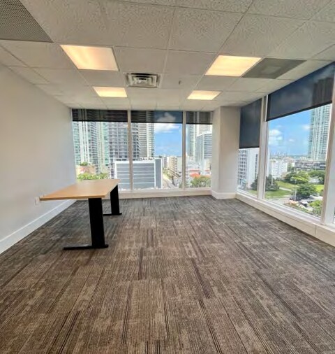 More Photos Of 3050 Biscayne Blvd, Miami Office For Lease