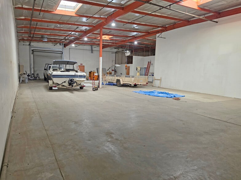 More Photos Of 4960 E Yale Ave, Fresno Warehouse For Sale