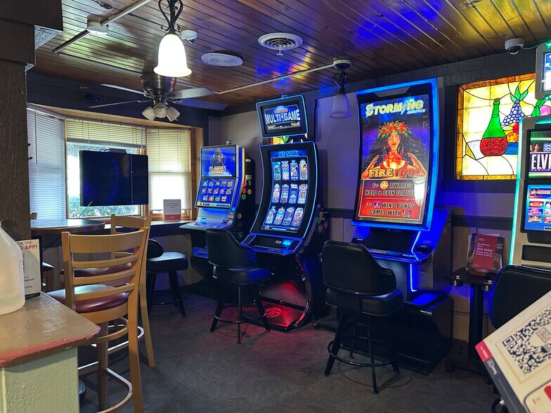 More Photos Of 89 E Grand Ave, Fox Lake Restaurant For Sale