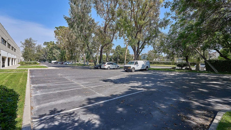 More Photos Of 13013-13017 166th St, Cerritos Warehouse For Lease